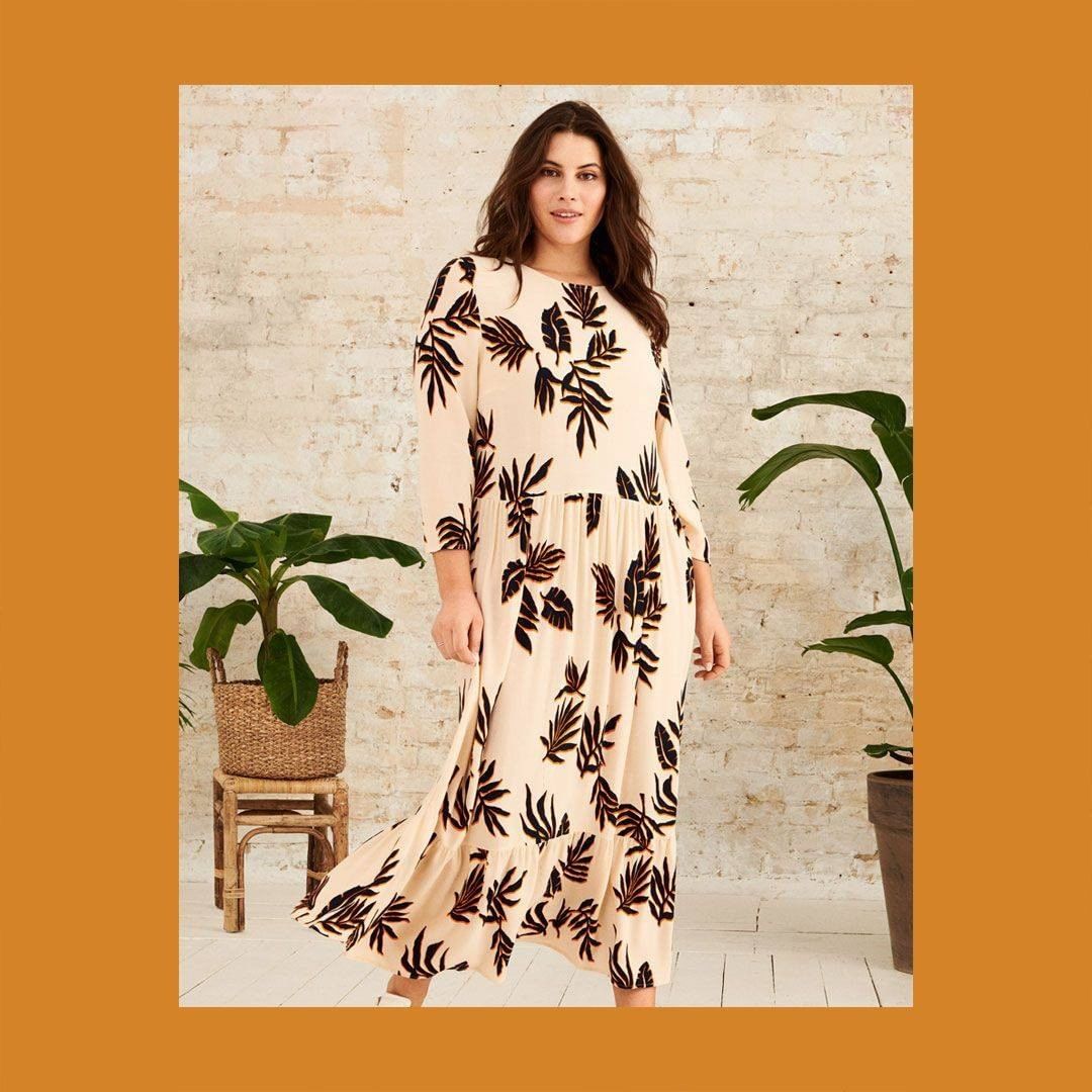 TOM TAILOR - Легкое платье с тропическим принтом из плюс-сайз линии #MyTrueMe станет незаменимой частью вашего летнего гардероба.
Еще больше новинок в нашем интернет-магазине ❤️