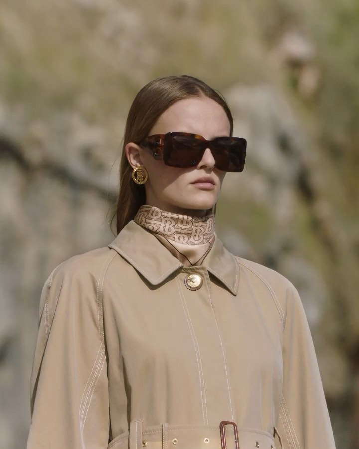 Burberry - Explore the outdoors
.
Prepare for the season ahead with the latest Burberry rainwear – in lightweight, water-resistant gabardine
.
#Burberry
