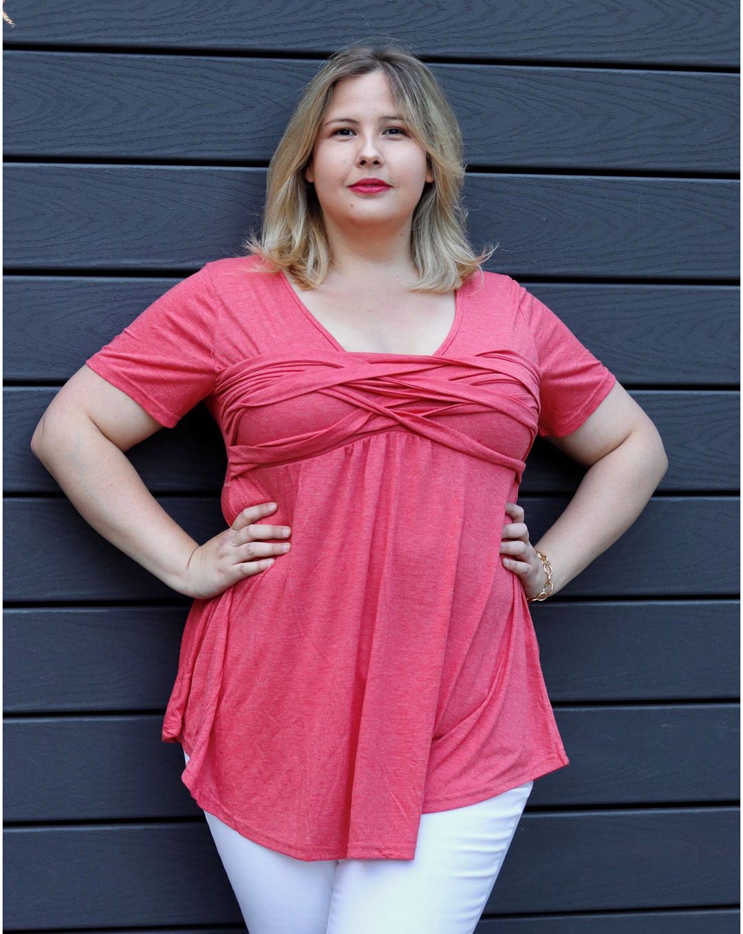 Rosegal - "Plus Size Crisscross T-Shirt", repost from @@thecurvytrini⁣
Do you like this T-shirt?⁣
Search ID: 461668504⁣
Rosegal Weekend Sale, please click our bio link and check it in details.⁣
50usd...