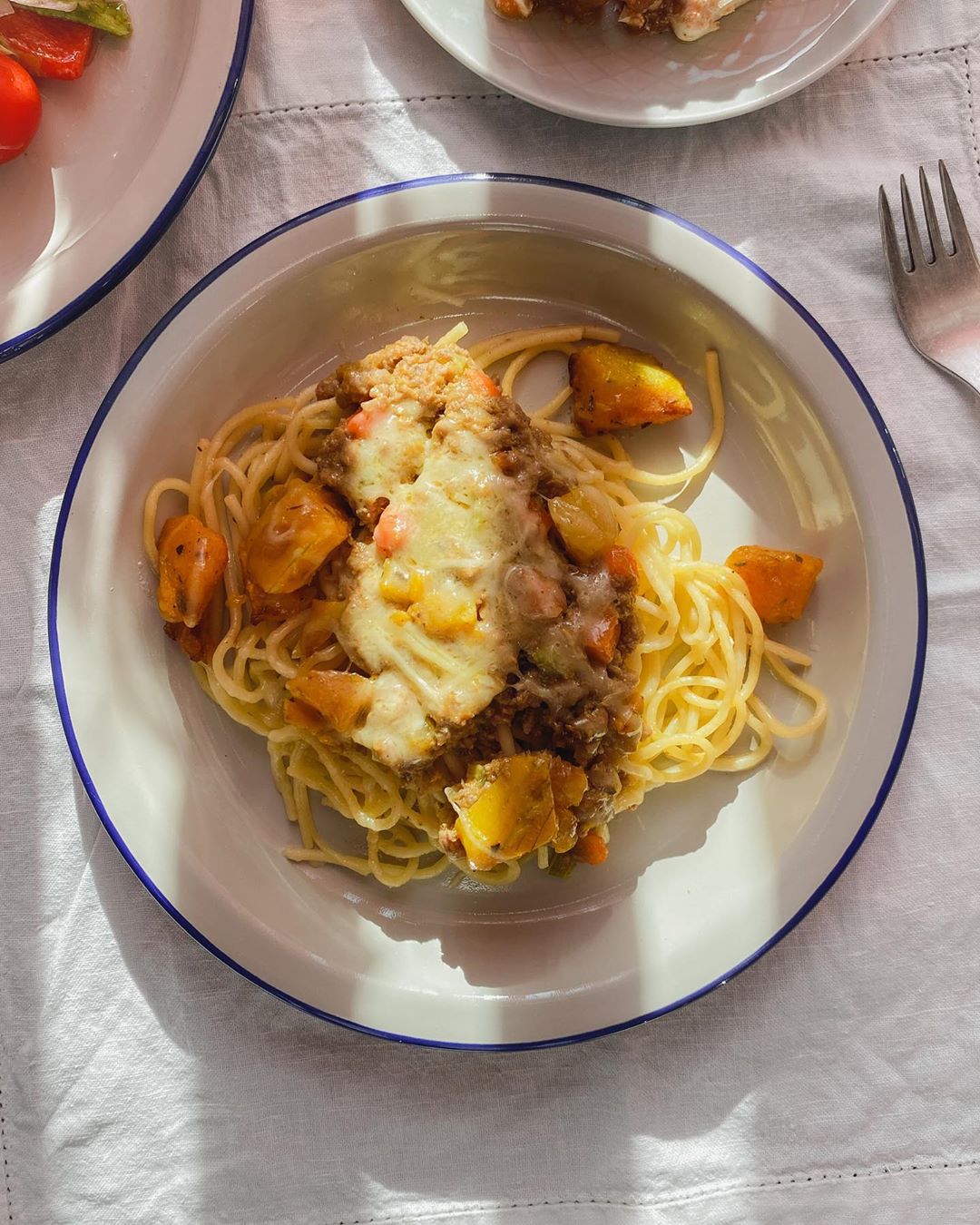 Доставка правильного питания - Это спагетти Болоньезе с тыквенным соусом. Завтра его съедят на обед те, кто заказал FIT — любую калорийность 😋 остальные блюда меню FIT на 1500 ккал смотрите в карусели...