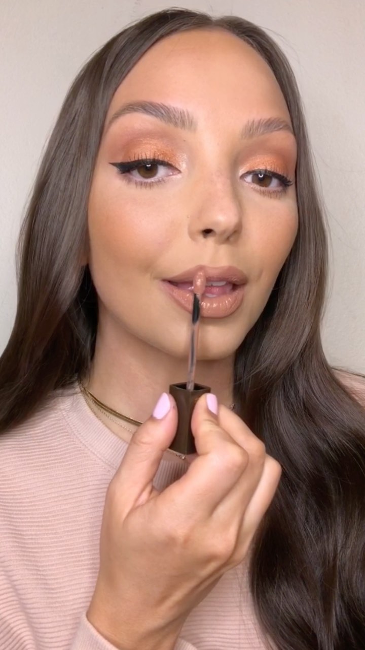Maybelline New York - Let us know in the comments if you would rock this fall-inspired glam! 🍁🍂#maybellinepartner 

Get Whitney’s Look using:
#fitmefoundation matte + poreless in 320
fit me concealer...