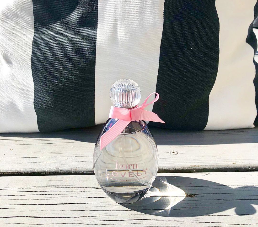 SJP Beauty - Sunshine in a bottle. 
Shop #SJPBeauty now at @kohls.
X, SJ