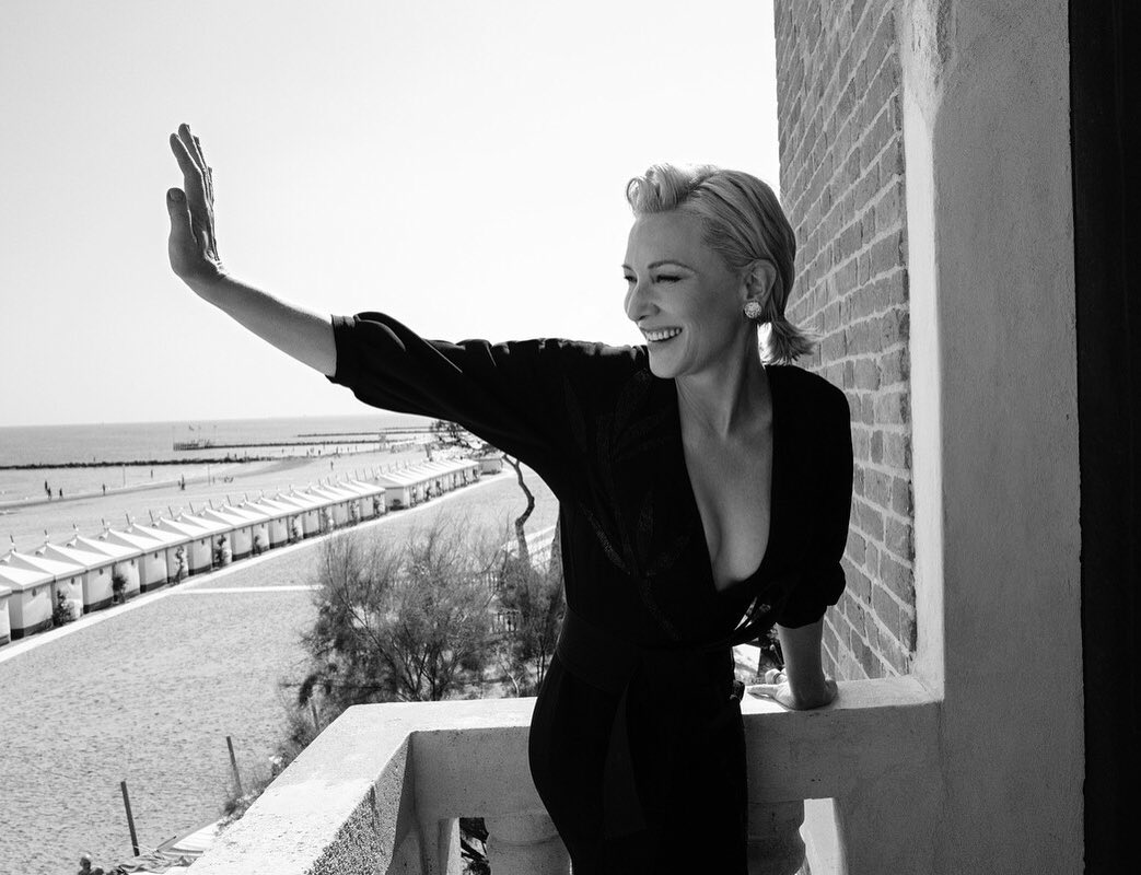 Armani beauty - Behind the scenes at the Venice Film Festival with @gregwilliamsphotography

Spontaneous moments in Venice with cinema icon and Giorgio Armani Global Beauty Ambassador, Cate Blanchett....