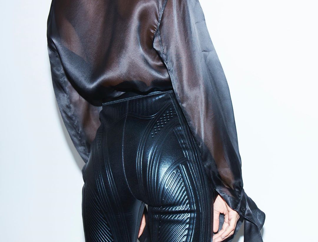 MUGLER - The sheer black blouse from Spring Summer 2020 available @netaporter.
The black shiny embossed shorts from Spring Summer 2020 available @printempscom.
-
-
Photography @ulrichknoblauch_ 
#mugl...