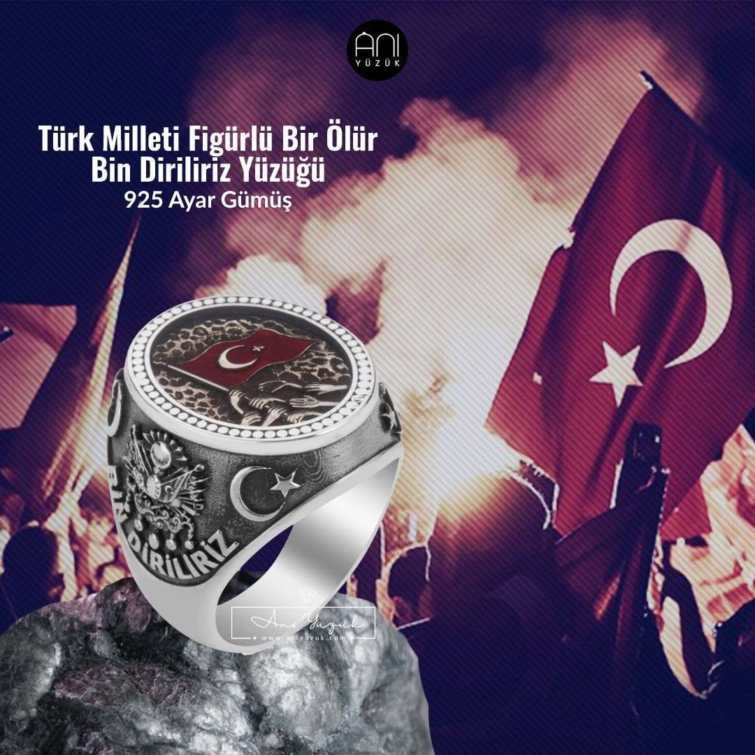Anı Yüzük - 15 Temmuz milli birlik ve beraberliğini anlatan Bir Ölür Bin Diriliriz yazılı bu özel tasarım yüzük sadece Anı Yüzük'te!

Bayrama özel 150₺ ve üzeri alışverişlerde %30, 75-150₺ arası alışv...
