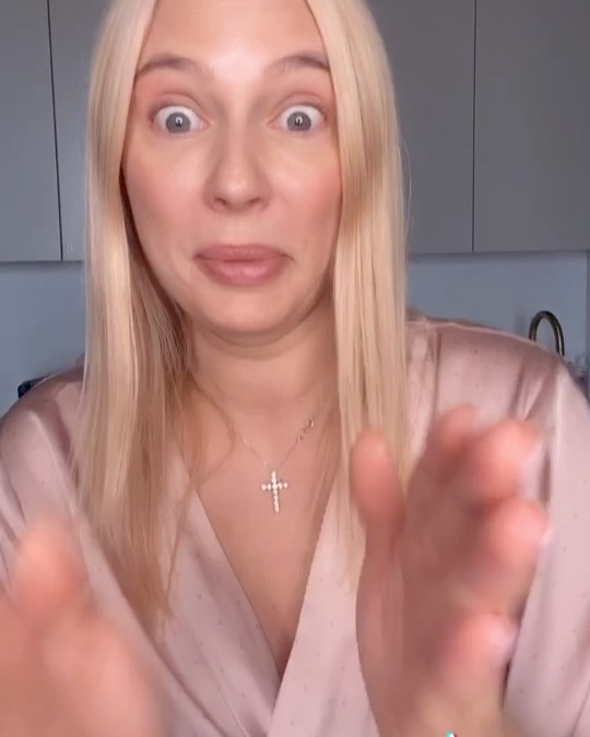Natalia Rudova - Мой ответ на вопрос-«А где дети»😂😂😂💪
А если серьезно, то у меня крутой, актерский TiKTok , заходите поржать!😂🙈Ссылка в шапке профиля😜
P.s( Яжматери с комментами типа «Как ты могла ска...