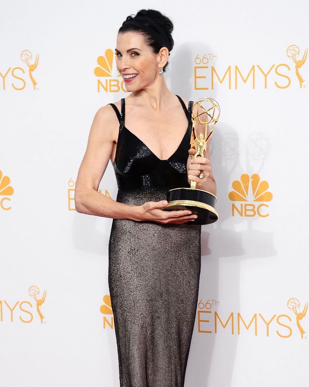 narciso rodriguez - A look back at some iconic Emmy moments.
@JuliannaMargulies wearing custom Narciso Rodriguez at the 2014 Emmy Awards.
#NARCISO #emmys #juliannamargulies #redcarpet