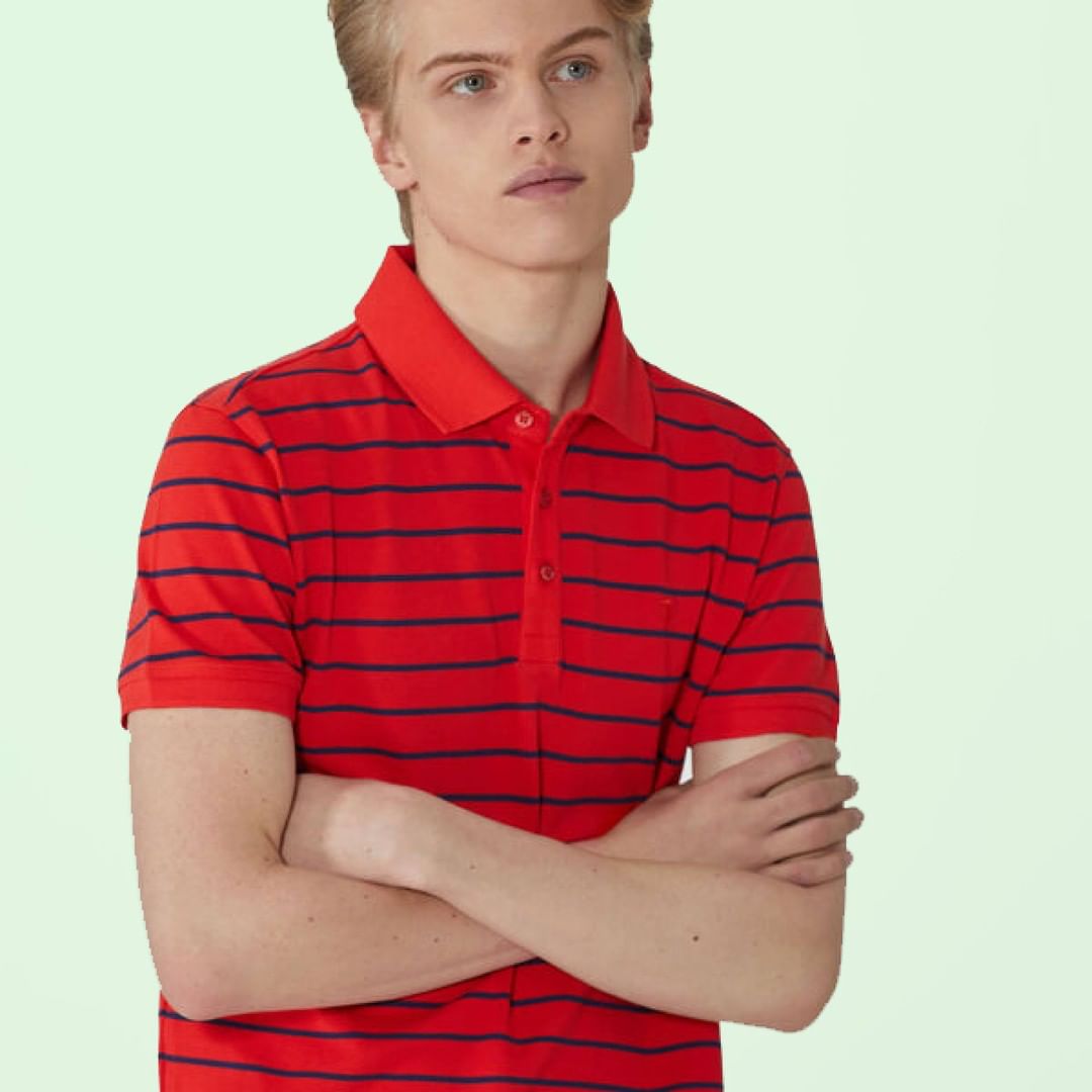 Trussardi - A captivating red polo to warm up your style.
#TrussardiPeople #summer #Trussardi #menswear