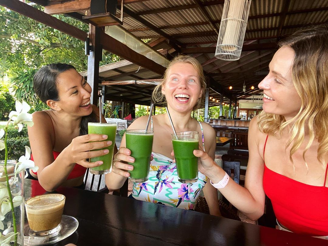 Valentina Zelyaeva - Minty Green + Iron Women + Pineapple Love 💚💚💚(smoothie’s names;)
