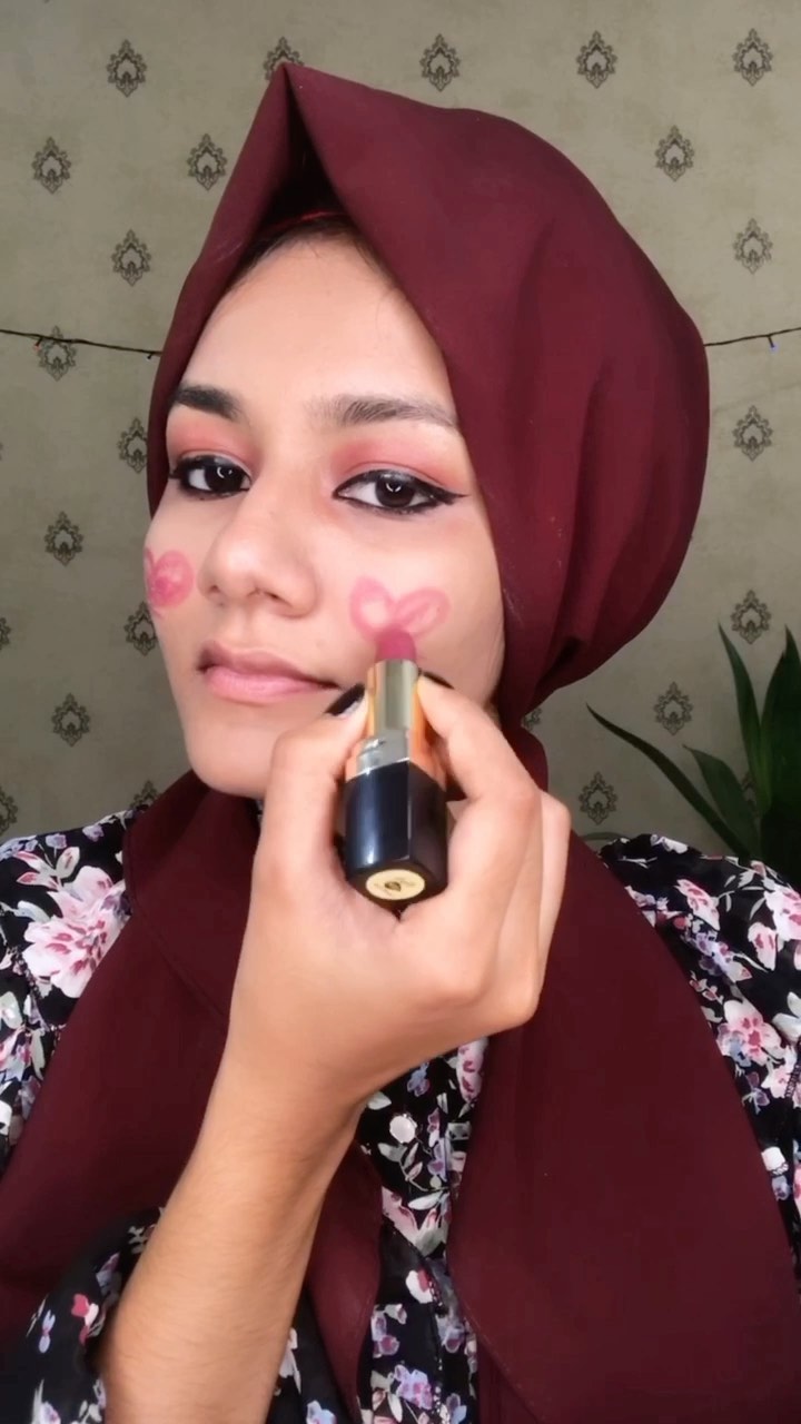 Iba - Have you ever tried using your matte lipsticks as blush??? It looks super cool.... Do try it out 😍😍

In frame: @shahla_.k_ 

#ibalipsticks #ibacosmetics #makeupreels #reelitin #reelkarofeelkaro...