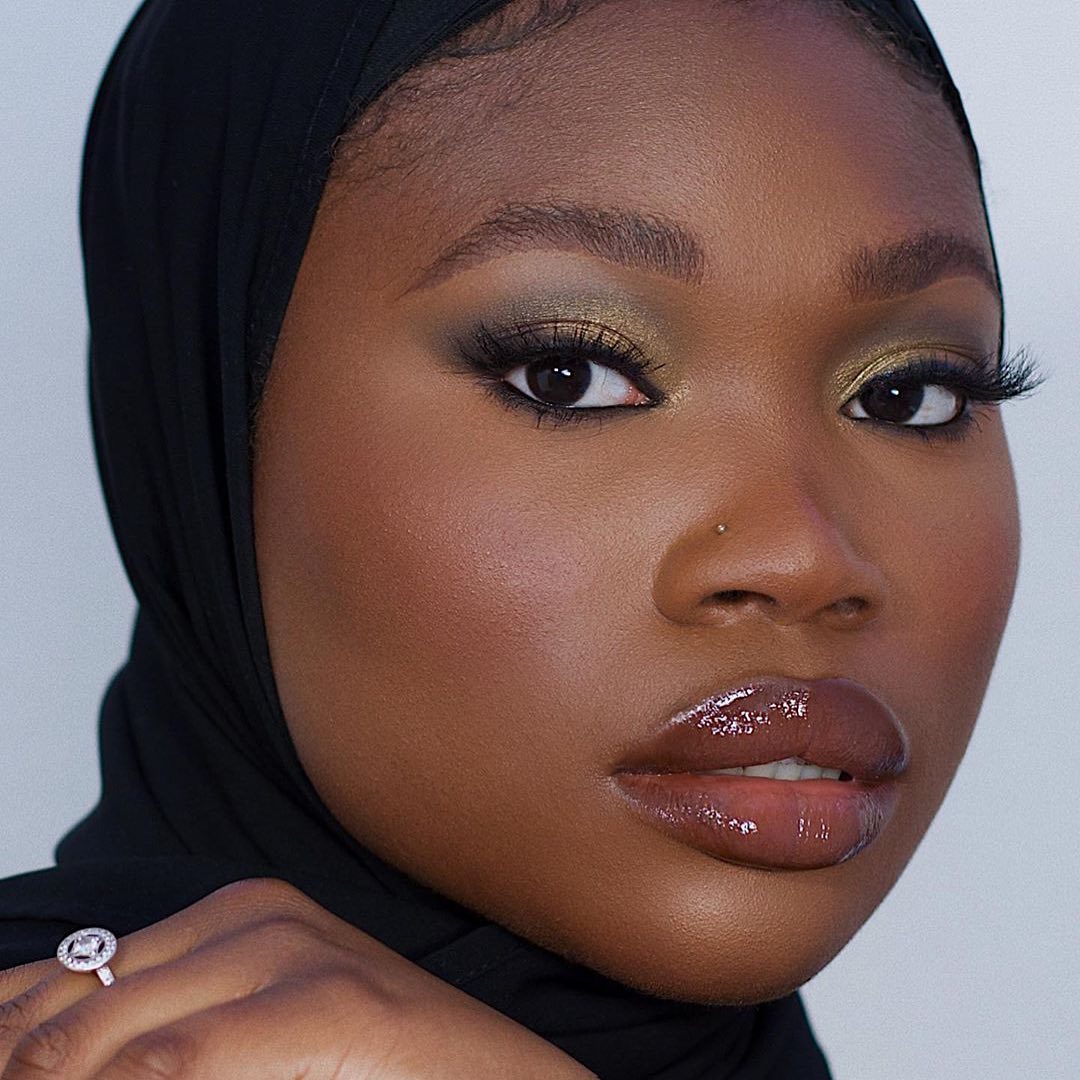 Maybelline New York - It’s the complexion for us! 😍@hanifahbusairi wearing #superstayfoundation liquid in shade 70 and instant age rewind concealer in shade 11. #mnyitlook #regram Maybelline New York - It’s the complexion for us! 😍@hanifahbusairi wearing #superstayfoundation liquid in shade 70 and instant age rewind concealer in shade 11. #mnyitlook #regram