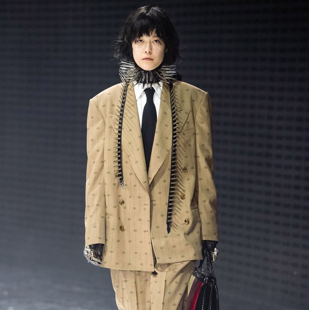 A N T O N I O L I . E U - Runway look: @gucci beige interlocking g stripe wool blazer