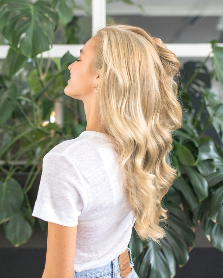 Schwarzkopf International - Blonde hair that is as natural as you 😍 #schwarzkopf #createyourstyle #createyourcolor #togetherfortruebeauty #lookgoodtogether #palette #goblonde #haircolor #hairlove
Shad...