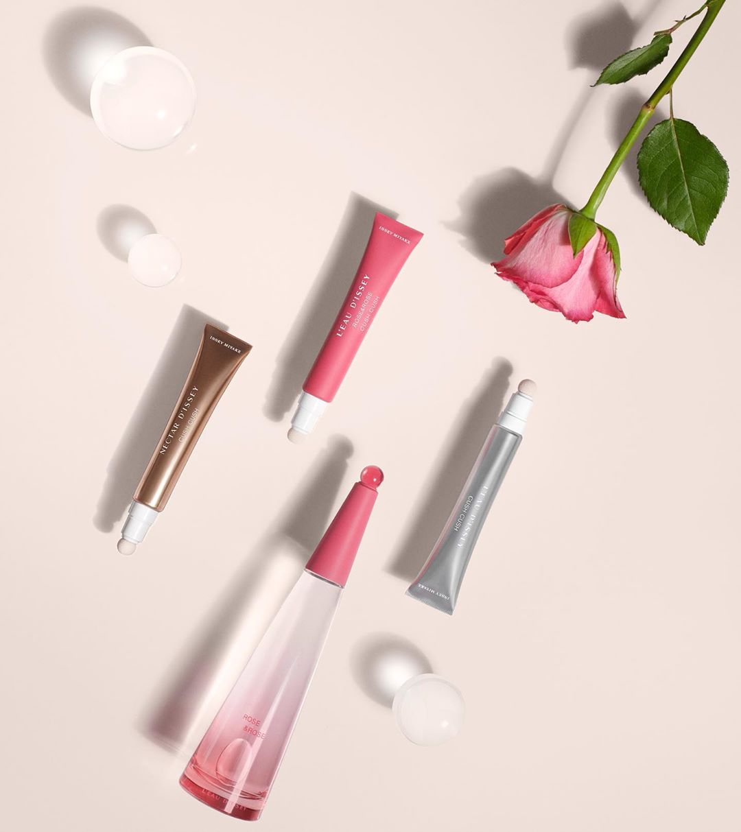 Issey Miyake Parfums - A small tube for many touch-ups: Cush Cush.
#CushCushAndGo #roseandrose #leaudissey #nectardissey #isseymiyakeparfums #movedbynature #fragrance