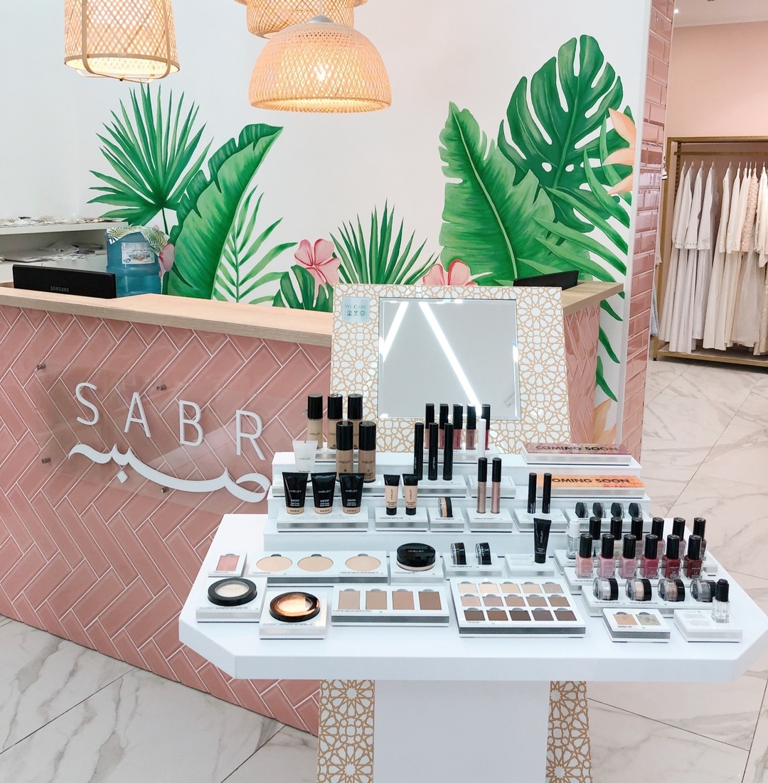 INGLOT Russia - Рады сообщить, что в Казани у нас появились новые партнеры - крупнейший в России монобрендовый бутик modest fashion @sabr_store! ❤ Все продукты, представленные на стойке в салоне, полу...