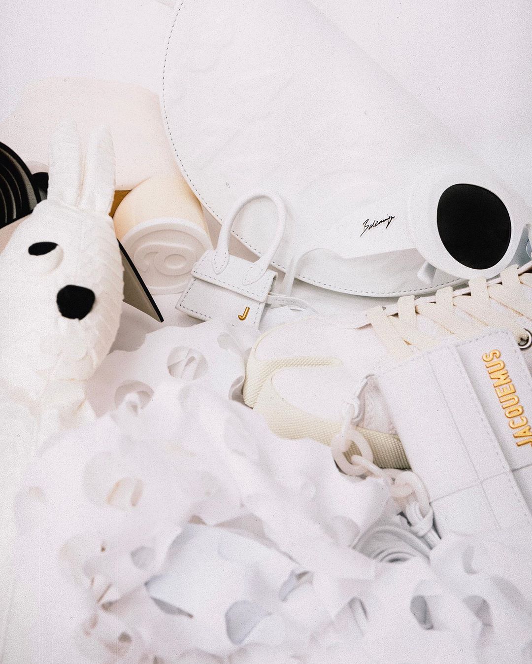 A N T O N I O L I . E U - Total white @jacquemus @mm6maisonmargiela