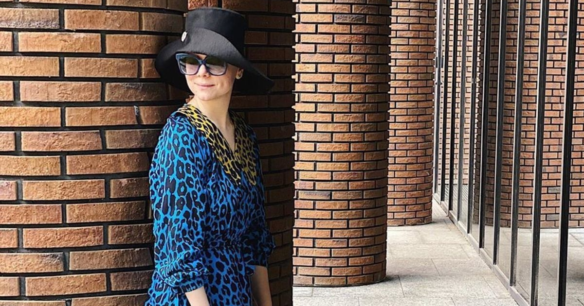Молодую жену Петросяна похвалили в сети за леопардовое платье