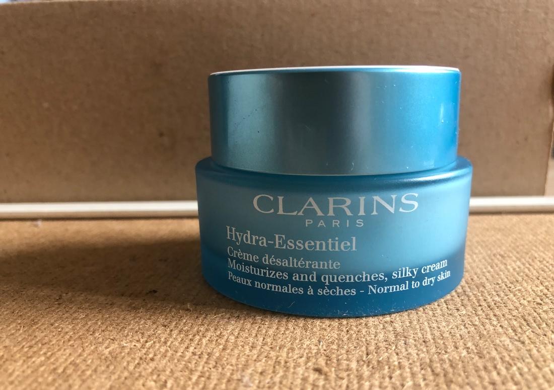 Clarins hydra essential creme. Крем кларанс гидра. Кларинс гидра Эссеншелс крем. Кларанс крем синяя баночка. Clarins интенсивно увлажняющий бальзам для лица.