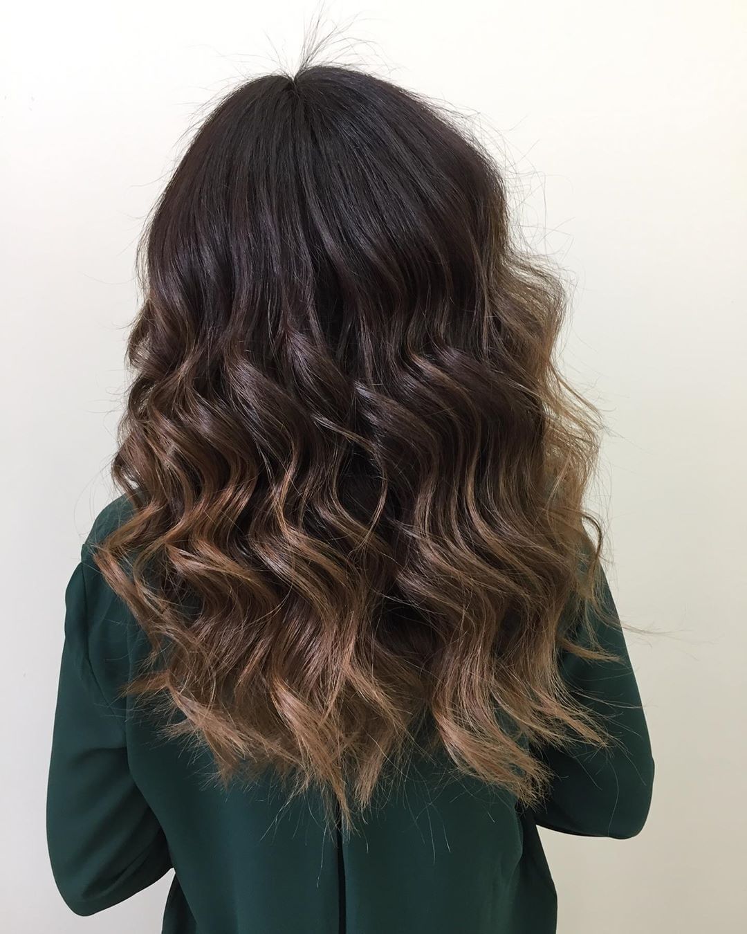 Schwarzkopf Professional - Strong, supple and full of shine, with a #FIBREPLEX service you can lighten, lift and colour without compromise… 💪 Via @kuaforvahti.
#BLONDME #strongbonds #haircare #colourc...