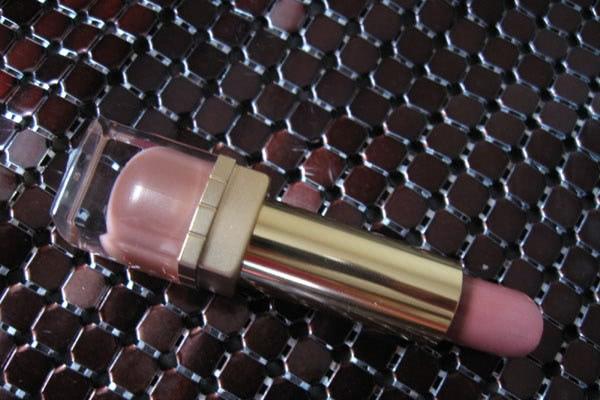 Бежевая, плотная, зимняя - Estée Lauder Pure Color Long Lasting Lipstick, оттенок 12 (Beige)