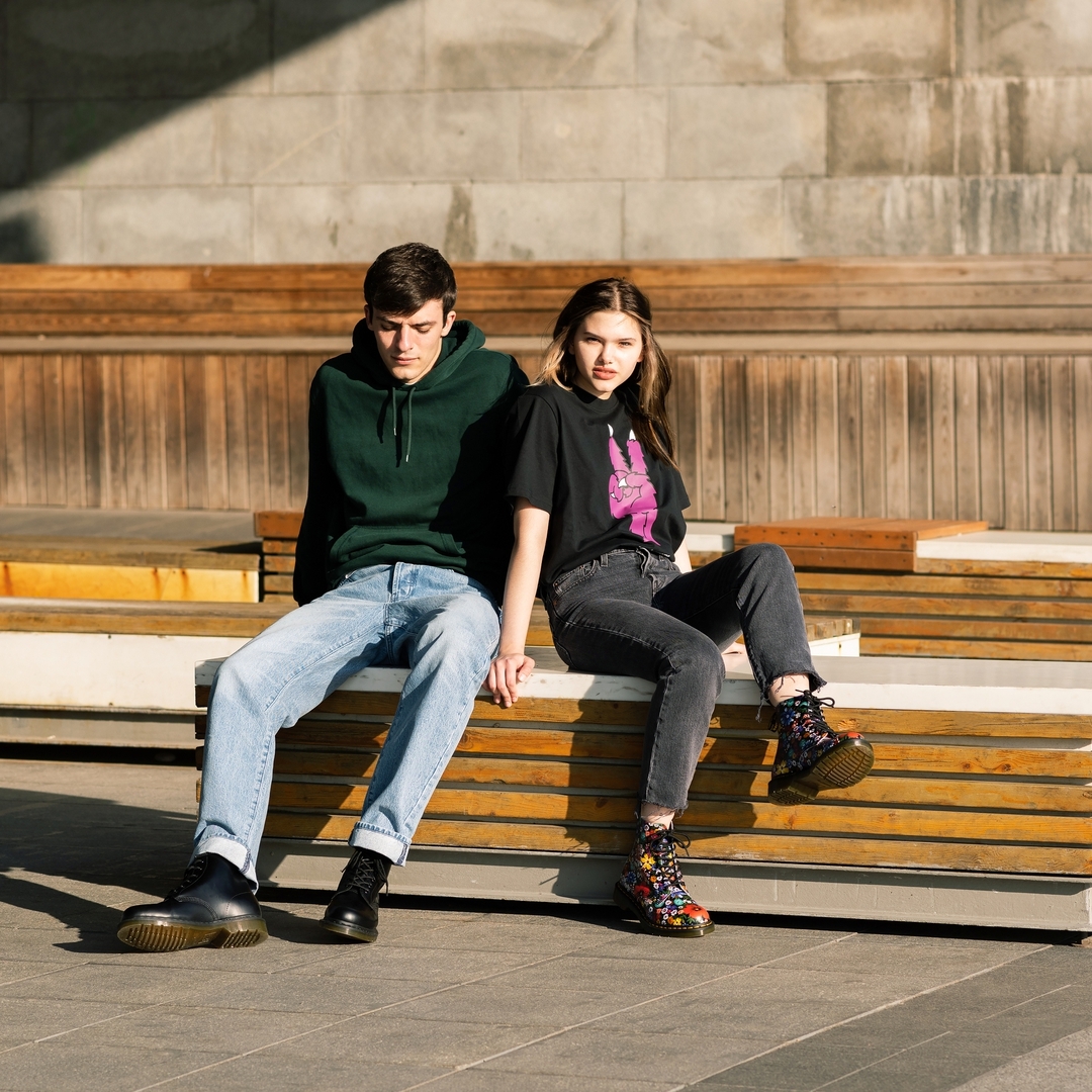 SuperStep - Мы все любим кроссовки, но иногда хочется разнообразия и мартинсы всегда приходят на помощь.
Выбирай консервативные модели или яркие необычные - они все хороши!
⠀
Мужские ботинки DR.Marten...