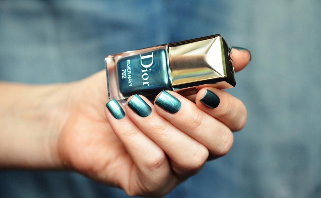 Navy silver. Лак морские брызги Фаберлик.