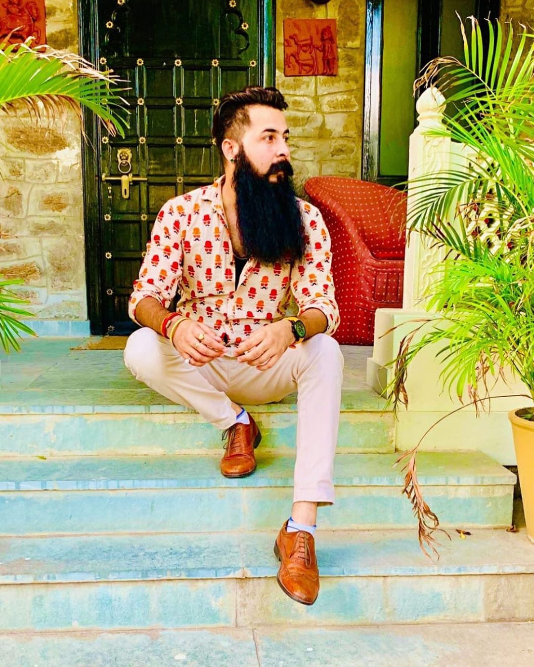 MYNTRA - Prints instantly add that extra edge to your look!
 📸 @_smokenbeard_
Look up similar product code:  10986908 / 7030756 /11709632
For more on-point looks, styling hacks and fashion advice, tun...