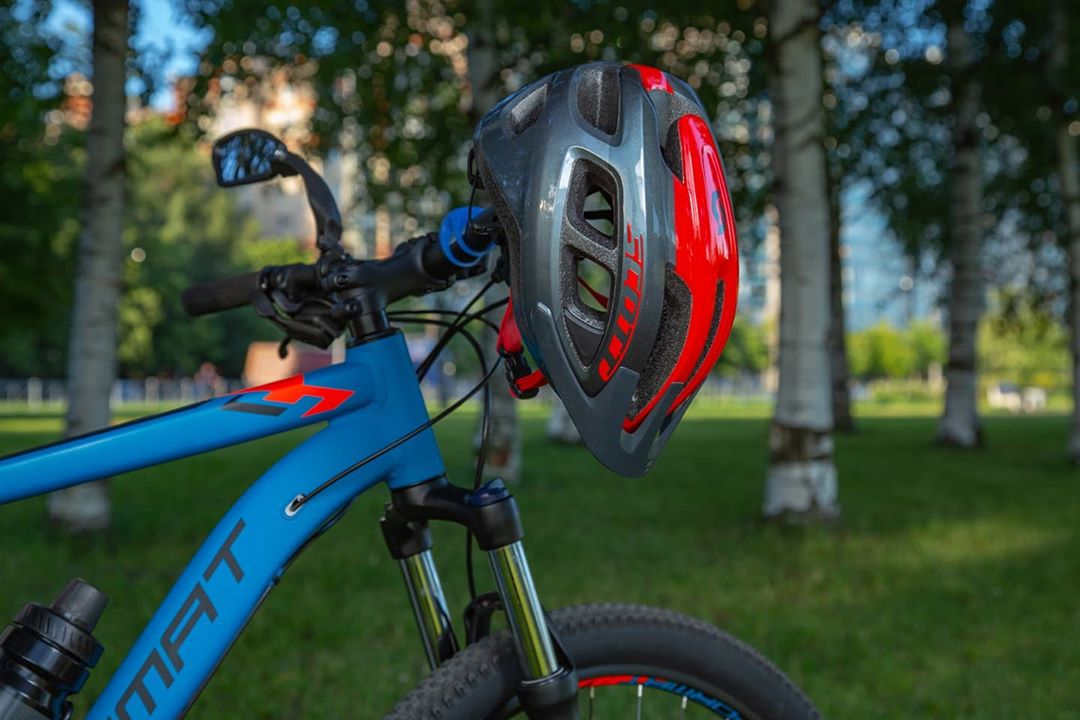 ВелоДрайв - Шлем — мастхэв для велосипедистов. А вы используете его во время велопрогулок? Рассказывайте в комментариях👇🏻
⠀
Выбрать себе велошлем можно на сайте velodrive.ru в разделе «Аксессуары».