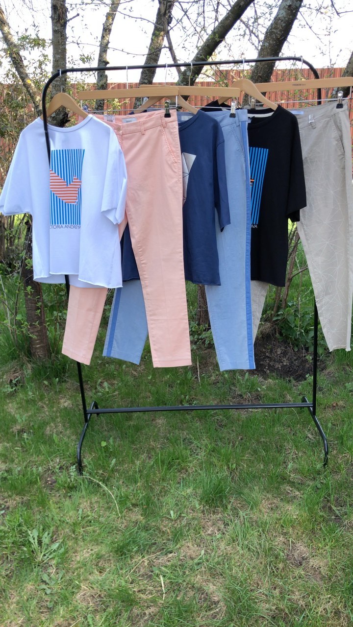𝗚𝗘𝗥𝗠𝗔𝗡𝗬 𝘁𝗿𝗲𝗻𝗱 - Летом особенно хочется , чтобы одежда была лёгкой, свободной из натуральных материалов 😊 
#викторияандриянова #mac #brax #чиносы