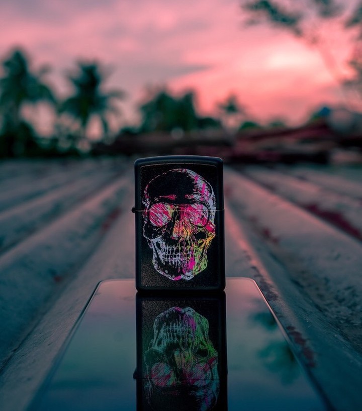 Zippo Manufacturing Company - Our perfect day? 'Clicking' away while enjoying this sweet sunset. ☀️ #Zippo #ZippoLighter #MadeinUSA

#potd: @living.in.a_box
