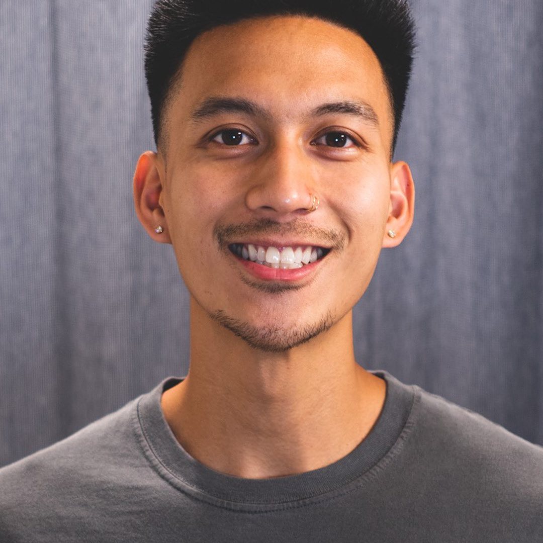 Gillette - Keep your look cool this summer. Barber @raysantos relies on our All-Purpose Styler for trimming, shaving, and edging his look.