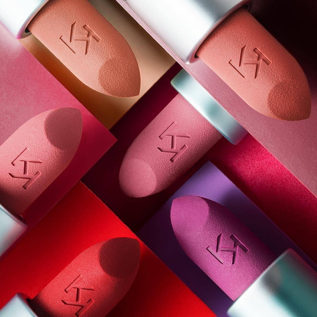 Kiko Milano Russia - Бархатное покрытие в популярных оттенках 💄

Помада POWDER POWER LIPSTICK будто состоит из частиц пудры — благодаря своей текстуре средство мягко ложится на губы и дарит им ощущени...