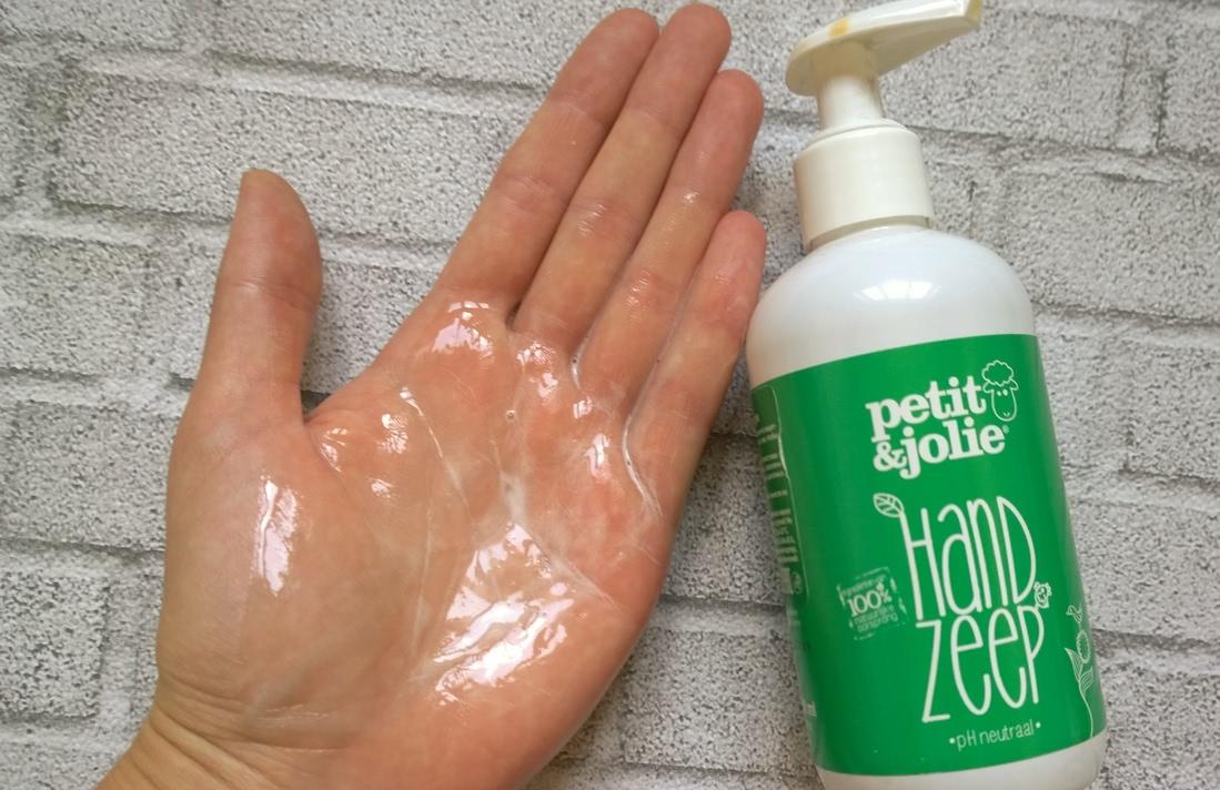 Hand soap Petit&Jolie - Всегда ли детская косметика самая нежная?