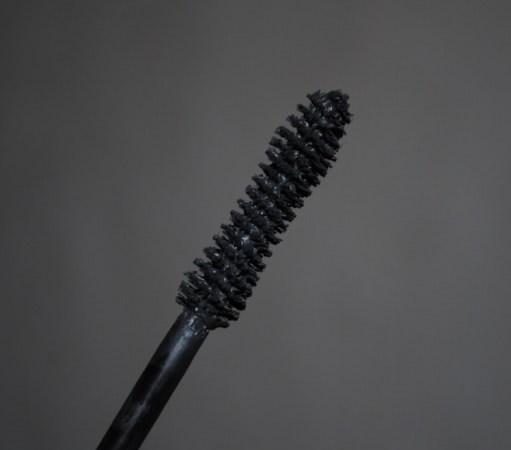 Достойная замена люксу - серая тушь для ресниц Make Up Factory All In One Mascara 2 Grey