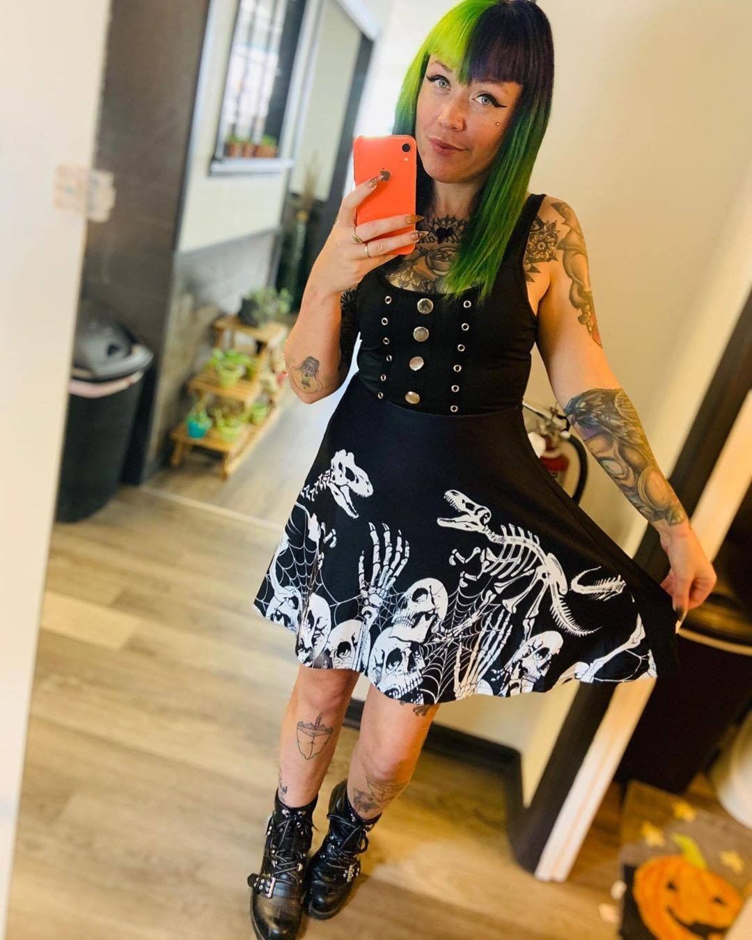 Dresslily - 🖤Gothic vibes!! 
👉Shop in our bio link! 
🔥CODE:IG2020 [Get 22% off]
✨Pict by @akhoops_ 
#dresslily