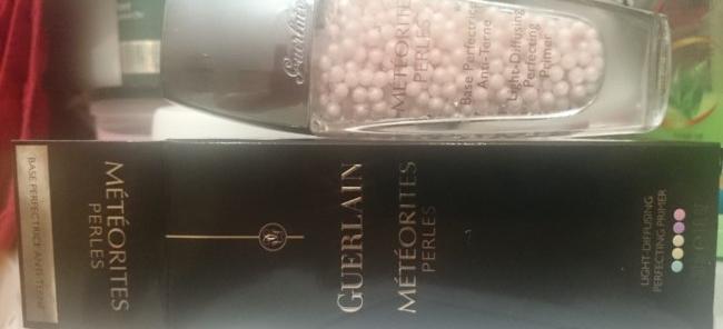 Основа под макияж Guerlain Meteorites Perles Light-Diffusing Perfecting Primer  фото