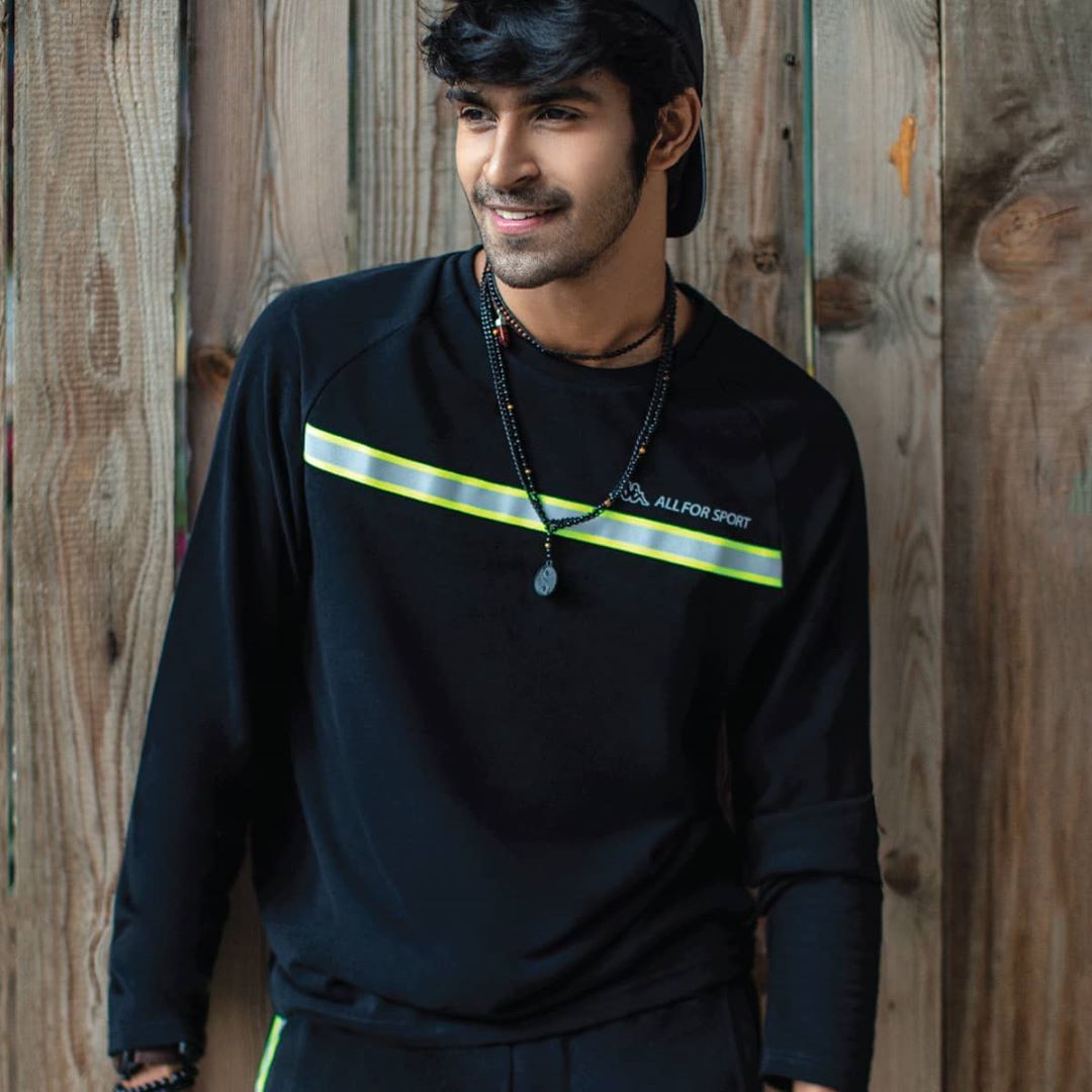 Lifestyle Store - Have all eyes on you in performance wear with reflective trim detail by Kappa, from Lifestyle.
.
Enjoy the safest shopping experience with Lifestyle #SafeDistanceSale and get upto 50...
