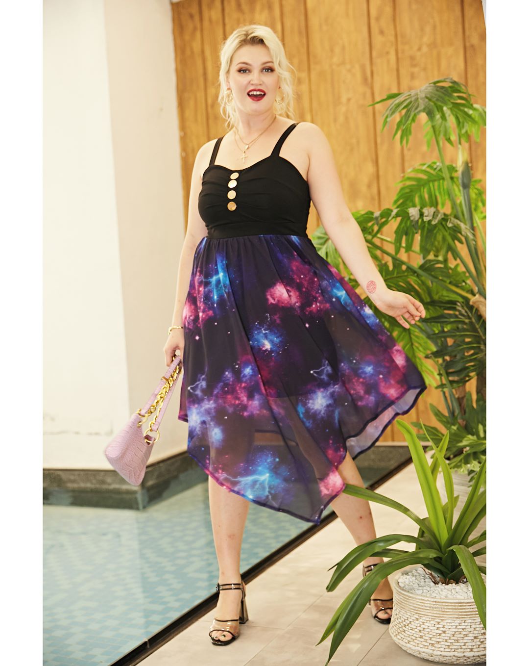 Dresslily - ✨Get ready to have some fun with this super cute galaxy dress!!⁣
👉Shop in our bio link!⁣
❤️Search: "Galaxy Print Mock Button Ruched Maxi Dress"⁣
🌟CODE: MORE20 [Get 22% off]⁣
#Dresslily