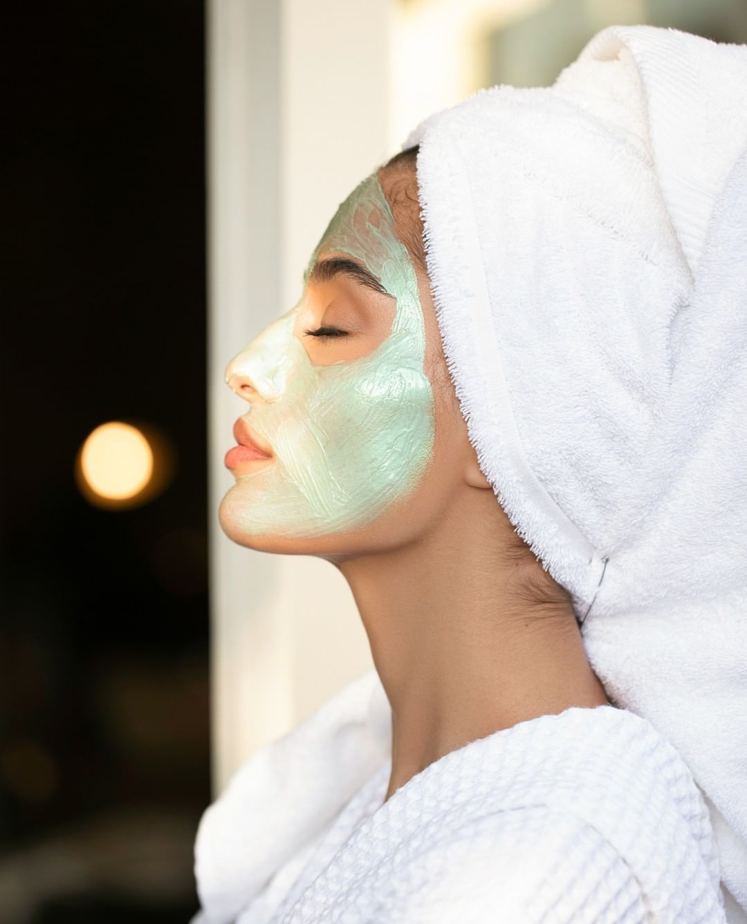 AHAVA - We love our skin, but we don't always love when it gets red and irritated during the heat of summer. Our Brightening & Hydrating Mask is made with mineral-rich mud that hydrates, brightens, an...