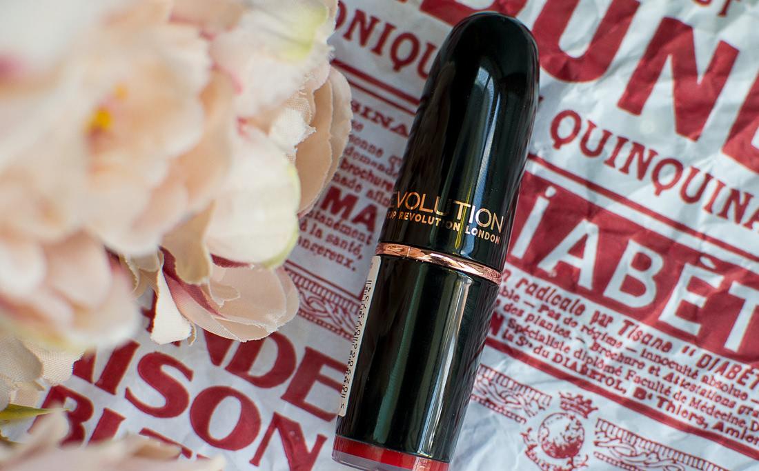 Отзыв. Такую помаду и правда стоит пропагандировать - Makeup Revolution Iconic Pro Lipstick в оттенке Propoganda Matte2 Такую помаду и правда стоит пропагандировать - Makeup Revolution Iconic Pro Lipstick в оттенке Propoganda Matte