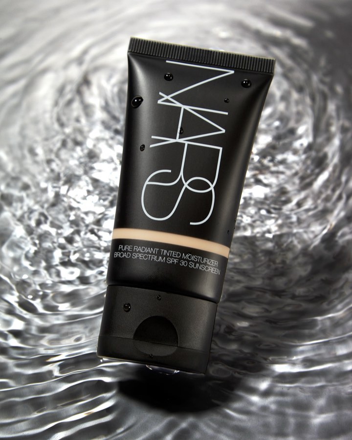 NARS Cosmetics - Keep your skin cool, calm, and perfected. Tune into our IGTV tomorrow as NARS Lead Trainer @the_homie_teomi hits refresh on a new, hydrating routine for summer. #DestinationNARS

Pict...