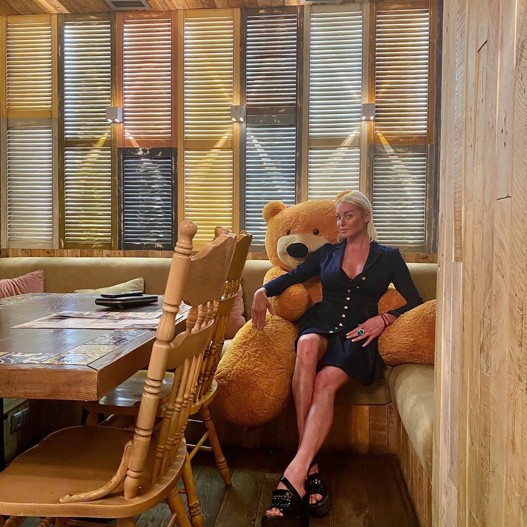 Анастасия Волочкова - И вновь гостеприимная Чайхона.🌺 @chaihona1family 🦢 #анастасияволочкова #волочкова #балет #россия #я #любовь #радость #цветы #счастье #мы  #солнце #лето #спорт #enjoy #театр #выхо...