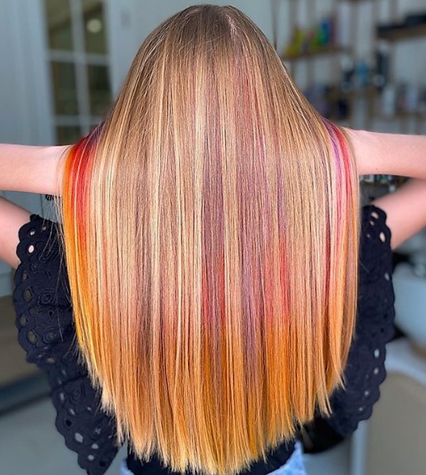 Schwarzkopf Professional - We’re feeling the sunset vibes from this one! 🙌🌅
*Formula* 👉 @kseniyashilo created these candy cane stripes with #ChromaID using the Purple, Pink, Red, Orange and Yellow Bon...