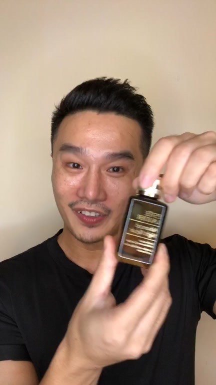 Estée Lauder - 🆕 #AdvancedNightRepair helps you achieve the Glass Skin Trend! ✨  #EsteeTeam @_wangbobby_ shows us how to achieve flawless-looking skin with NEW #AdvancedNightRepair. Shop now:
✨#Adva...