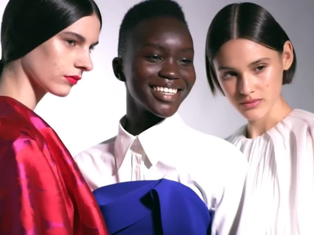 CAROLINA HERRERA - Creative Director @wesgordon shows his vision for #fall2020 with simple yet dramatic silhouettes, elegant draping and bold use of color, as seen backstage at the Carolina Herrera Fa...