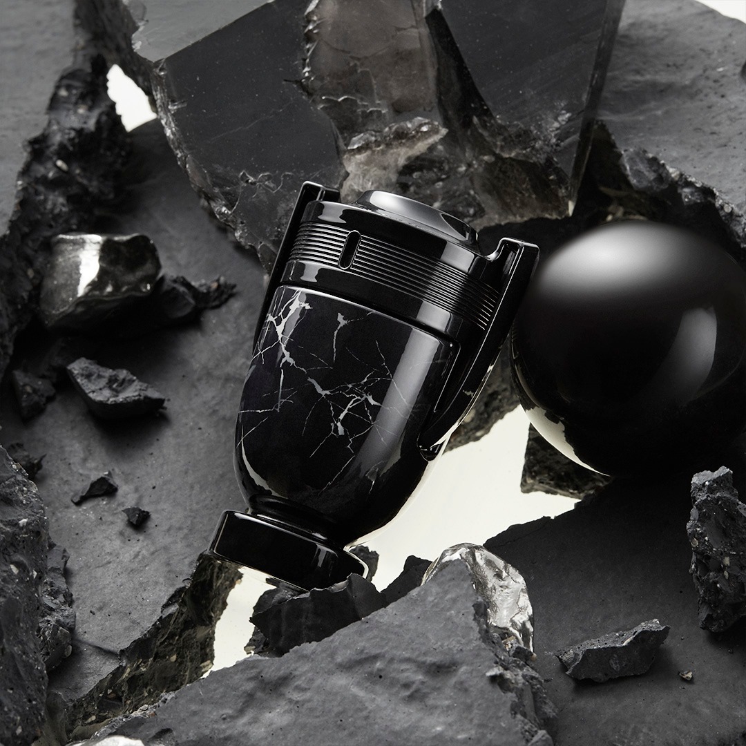 Paco Rabanne Parfums - onyx brings determination, spirit and focus. what else do you know about this stone?⁠
_⁠
discover the new Invictus Onyx collector, now available in select regions in limited edi...