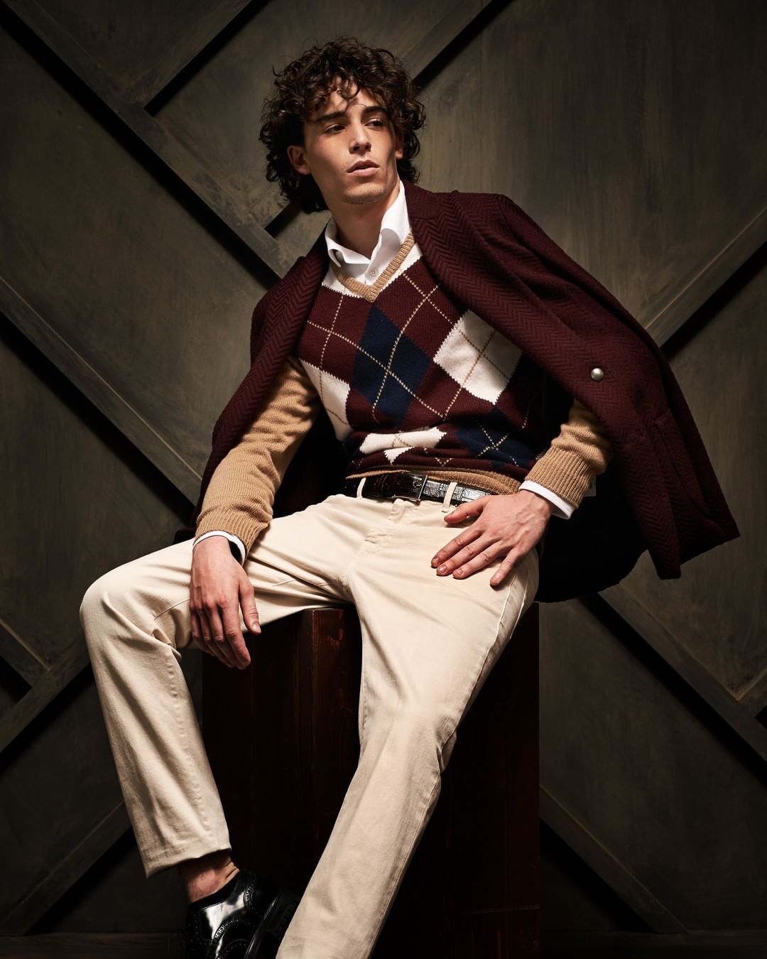 Maglificio Gran Sasso - British style, get inspired by the look! Discover more > shop.gransasso.it

#GranSasso #WearGranSasso #FW20