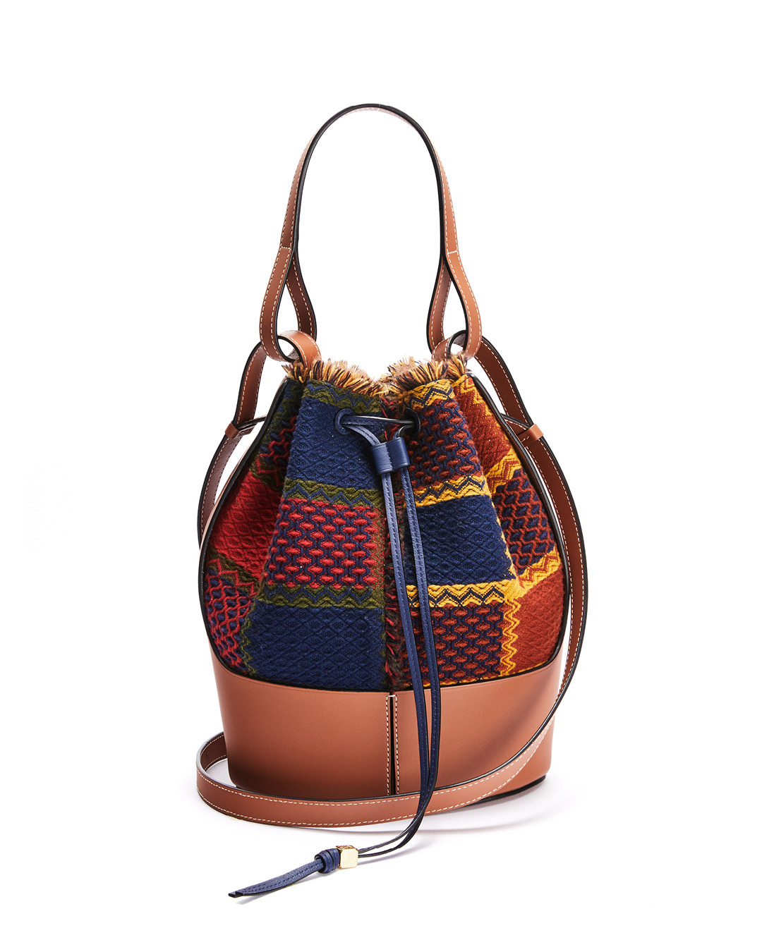 LOEWE - The Balloon bag crafted in leather with a textured tartan body.

See more on loewe.com

#LOEWE #LOEWEFW20 #BalloonBag