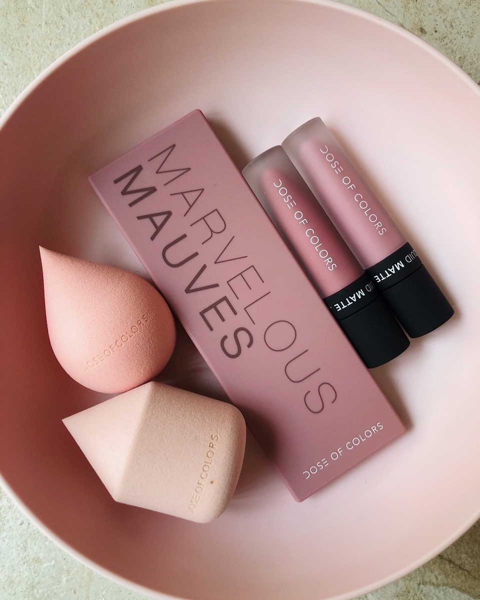 DOSE of COLORS - WE'RE HERE FOR ALL THE MAUVE TONES 🌸
⠀⠀⠀⠀⠀⠀⠀⠀⠀
#doseofcolors #eyeshadowpalette #liquidlipstick #seamlessbeautysponge #crueltyfreebeauty #veganbeauty