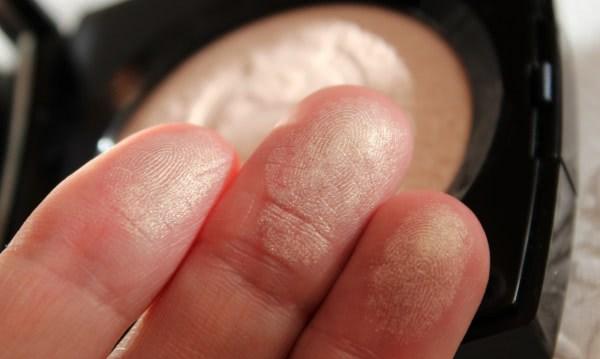 Моя частичка весны 2019 от Chanel - Chanel Poudre Signée De Chanel Illuminating powder - отзыв9 9513bc.jpg